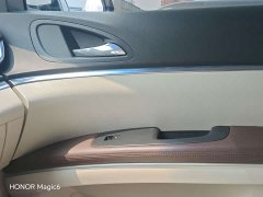 Buick GL8 Land Official Business Class 652T Comfort Edition - ფოტო 18