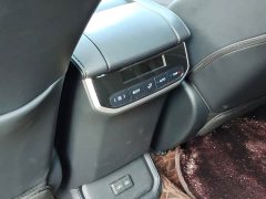 Toyota Crown Venza 2.5L HEV AWD Premium - ფოტო 10