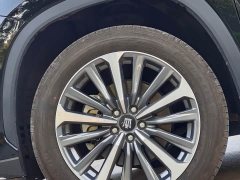 Toyota Crown Venza 2.5L HEV AWD Premium - ფოტო 11