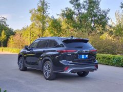 Toyota Crown Venza 2.5L HEV AWD Premium - ფოტო 12