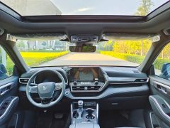Toyota Crown Venza 2.5L HEV AWD Premium - ფოტო 5