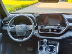 Toyota Crown Venza 2.5L HEV AWD Premium - ფოტო 6