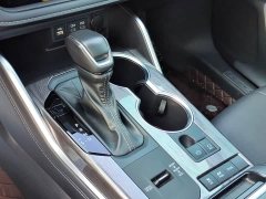 Toyota Crown Venza 2.5L HEV AWD Premium - ფოტო 9