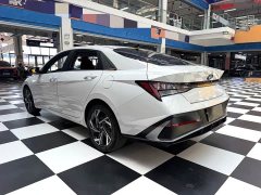 Hyundai Elantra 1.5L CVT Luxury - ფოტო 17