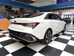 Hyundai Elantra 1.5L CVT Luxury - ფოტო 19
