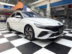 Hyundai Elantra 1.5L CVT Luxury - ფოტო 3