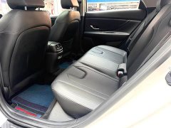 Hyundai Elantra 1.5L CVT Luxury - ფოტო 9