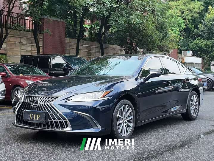Lexus ES 2022 200 Excellence Edition - ავტომობილი ჩინეთიდან