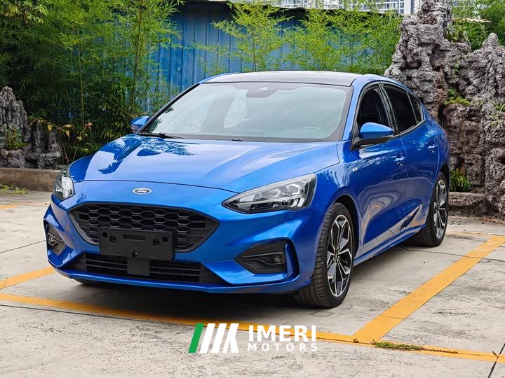 Ford Focus Sedan EcoBoost 180 Automatic ST Line - ავტომობილი ჩინეთიდან