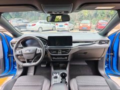 Ford Focus Sedan EcoBoost 180 Automatic ST Line - ფოტო 11