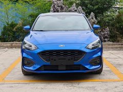 Ford Focus Sedan EcoBoost 180 Automatic ST Line - ფოტო 2