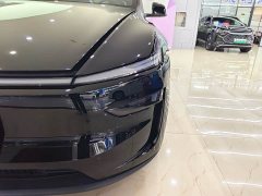 Tesla Model Y L Long Range All-Wheel Drive - ფოტო 9