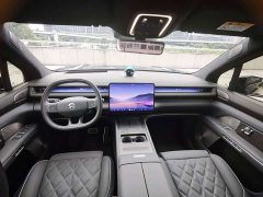 NIO ES8 Six-Seat Executive Signature Edition - ფოტო 10