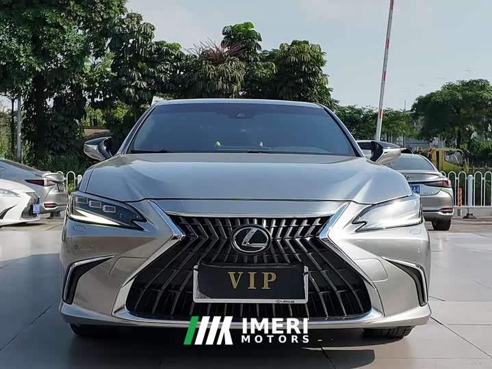 Lexus ES 2022 300h Premium Edition - ავტომობილი ჩინეთიდან