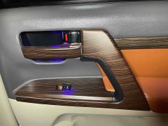 Toyota Land Cruiser (Imported) 5.7L VX-R Middle East Edition - ფოტო 20