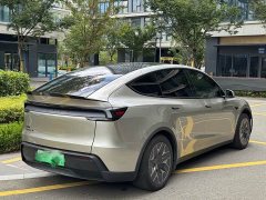 Tesla Model Y L Long Range All-Wheel Drive - ფოტო 6