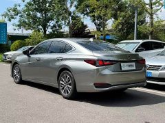 Lexus ES 260 Excellence Edition - ფოტო 16