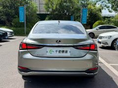 Lexus ES 260 Excellence Edition - ფოტო 17