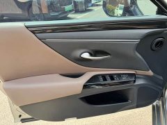Lexus ES 260 Excellence Edition - ფოტო 4