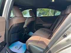 Lexus ES 260 Excellence Edition - ფოტო 7
