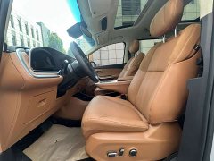 Maxus Dajia 9 Super Hybrid Ultra-Long Range Forest Edition 7-Seater - ფოტო 10