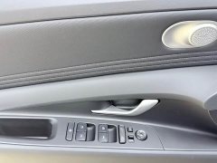 Hyundai Elantra 2023 1.5L CVT Luxury - ფოტო 10