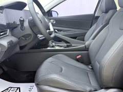 Hyundai Elantra 2023 1.5L CVT Luxury - ფოტო 12