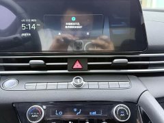 Hyundai Elantra 2023 1.5L CVT Luxury - ფოტო 15