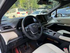 Toyota Grevias 2.5L Hybrid Premium Plus Edition - ფოტო 12