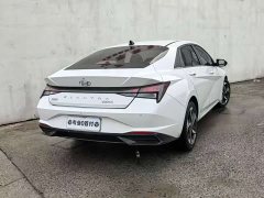 Hyundai Elantra 1.5L CVT Luxury - ფოტო 9
