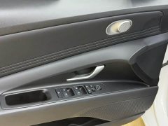 Hyundai Elantra 2022 1.5L CVT Luxury - ფოტო 10