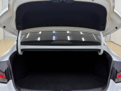 Hyundai Elantra 2022 1.5L CVT Luxury - ფოტო 19