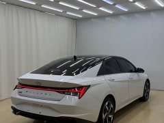 Hyundai Elantra 2022 1.5L CVT Luxury - ფოტო 4