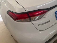 Toyota Corolla Hybrid 1.8H E-CVT Luxury - ფოტო 13