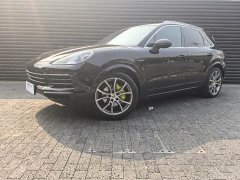 Porsche Cayenne New Energy 2021 Cayenne E-Hybrid 2.0T - ფოტო 1
