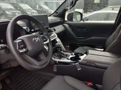Toyota Land Cruiser (Imported) LC300 3.5L Automatic - ფოტო 6