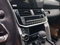 Toyota Land Cruiser (Imported) LC300 3.5L Automatic - ფოტო 7