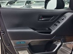 Toyota Land Cruiser (Imported) LC300 3.5L Automatic - ფოტო 8