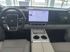 Li Auto L8 Ultra Smart Refresh Edition - ფოტო 12