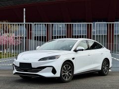 BYD Dolphin 06 DM-i Smart Drive 120KM Deluxe - ფოტო 1