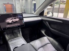 Tesla Model Y Rear-Wheel Drive - ფოტო 13