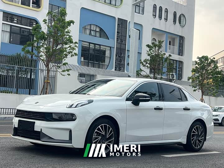Lynk & Co 03 1.5T DCT Pro