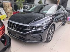 Volkswagen Passat 330TSI Luxury - ფოტო 1