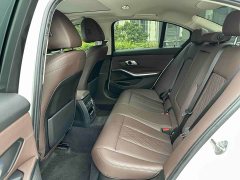 BMW 3 Series 320i M Sport Package - ფოტო 10