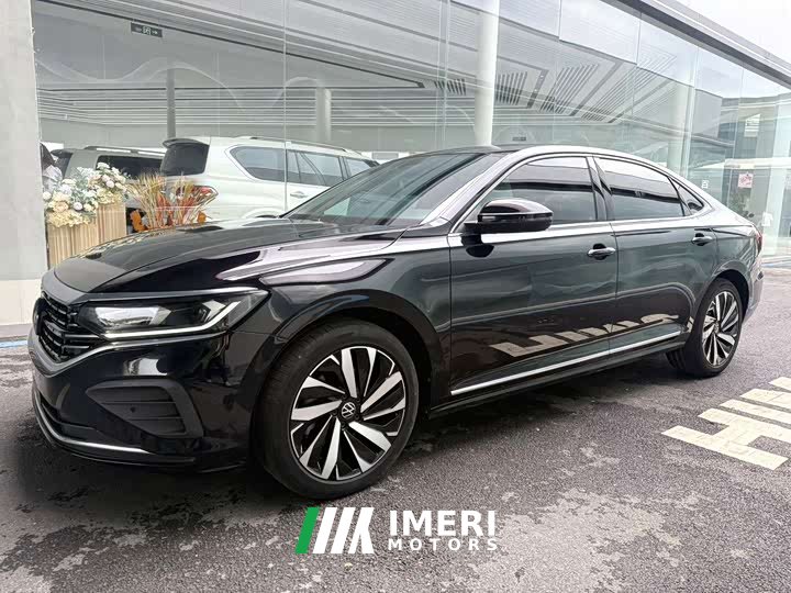 Volkswagen Passat 330TSI Elite - ავტომობილი ჩინეთიდან