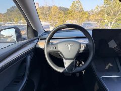 Tesla Model Y Long Range All-Wheel Drive - ფოტო 7