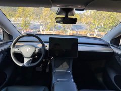 Tesla Model Y Long Range All-Wheel Drive - ფოტო 8