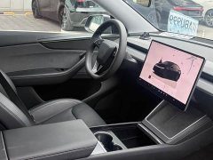Tesla Model Y Rear-Wheel Drive - photo 4