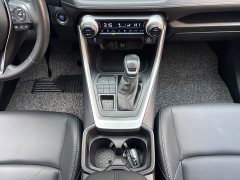 Toyota Venza 2.0L CVT AWD Luxury - ფოტო 13