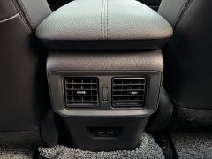 Toyota Venza 2.0L CVT AWD Luxury - ფოტო 14